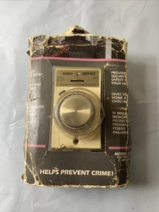 Interruptor de pared electrónico Intermatic Night Sentry temporizador modelo EJ 341B raro sellado - Imagen 1 de 2