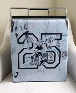 UFC 25th Anniversary x Reebok Picknick Eistruhe Heavy Cooler  - Bild 1 von 7