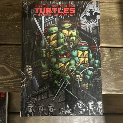 TEENAGE MUTANT NINJA TURTLES ULTIMATE COLLECTION V3 HC (2012, IDW) - Image 1 of 4