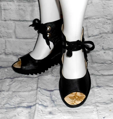 FLY LONDON Yaffa size 9.5 Euro 40 BLACK leather comfort wedge shoes Exc. cond. - Image 1 of 4