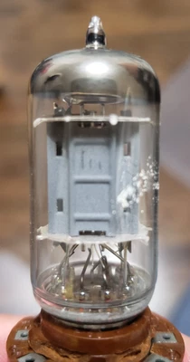 1 x Placa Acanalada Larga Diamante Super Balanceada Telefunken ECC83 12AX7 100/100% GM Foto 1 de 4