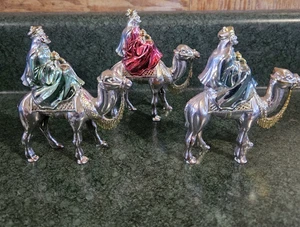 3 Vintage Bradford Wisemen on Camels Plastic Christmas Nativity - Picture 1 of 5