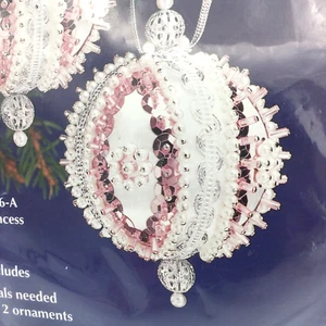 SULYN Pink Princess Kit di decorazioni natalizie - NOS realizza 2 palline di paillettes e perline vintage - Foto 1 di 6