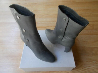 $1425 Jimmy Choo Dayno Botas Media Pantorrilla Lateral Broches Nappa Gris talla 40.5 EE. UU. 10.5 NUEVAS EN CAJA Foto 1 de 4