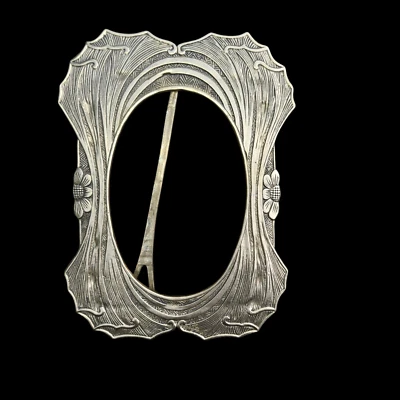 Se adapta a 5x7 vintage marco de fotos soporte flor latón metal Foto 1 de 4