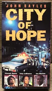 John Styles CITY OF HOPE (VHS, 1992) Vincent Spano, Tony LoBianco, Joe Morton - Foto 1 di 4