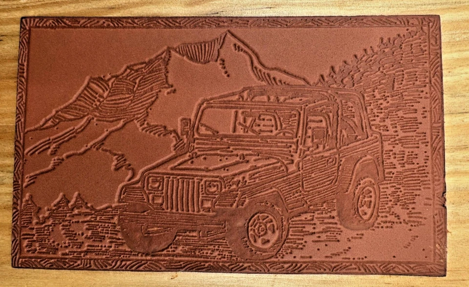 Chrysler Jeep Wrangler 1995 Cuero Repujado Top Gráfico Bisagras Caja de Reloj de Madera Foto 1 de 4