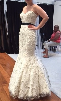 Vestido de novia LAZARO MUESTRA DE DISEÑADOR Trompeta Sirena Tul Estilo #3254 Foto 1 de 3