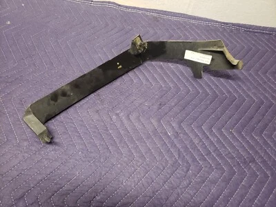 Relleno de parachoques delantero izquierdo Chevrolet Suburban 1500 2000-2006 OEM 121789 Foto 1 de 4