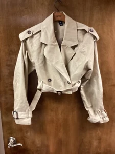 Women NWOT "Windsor" khaki cropped, belted double breasted jacket. Size Med - Picture 1 of 2