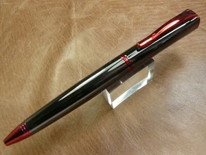 PENNA A SFERA MONTEVERDE IMPRESSA METALLO TRIM ROSSA TWIST ACTION NUOVA IN SCATOLA - Foto 1 di 10