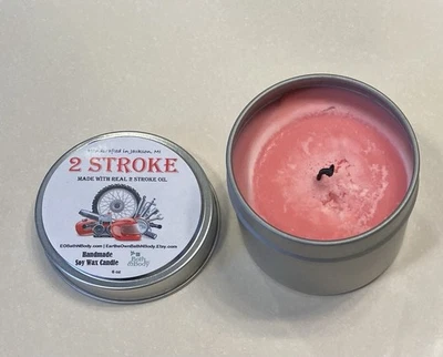 Vela de 2 tiempos hecha con aceite real de 2 ciclos 6 oz. Bicicletas deportivas hechas a mano con olor Foto 1 de 4