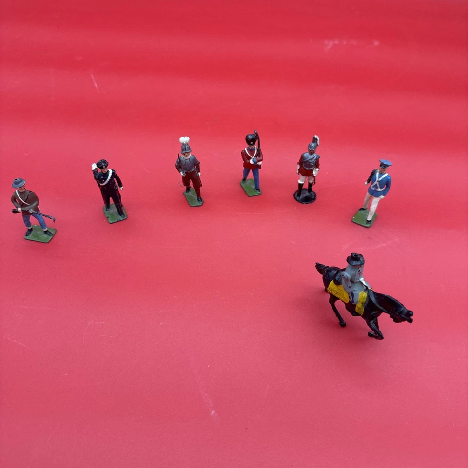 Lote de juegos de caballo y soldado de metal vintage de Gran Bretaña como está Foto 1 de 4