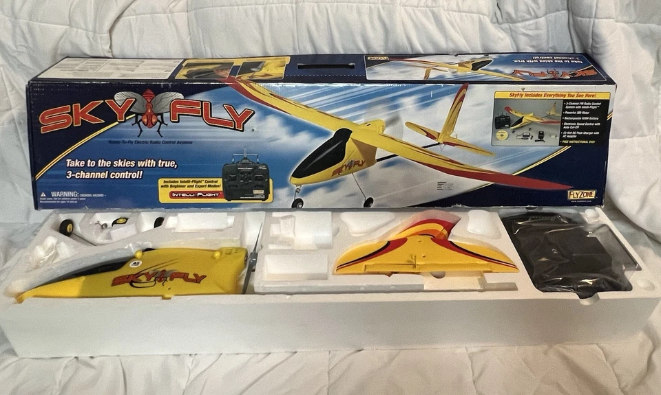 Sky Fly Electric Radio Remote Control Airplane Open Box Missing Ac Adapter/CD - Image 1 of 4
