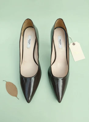 Tacones de tacón de aguja Prada marrón oscuro charol punta EU 37 / US 6.5 Foto 1 de 4