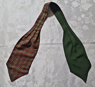 BUFANDA CABALLERO VINTAGE AUTÉNTICO ARTE GEOMÉTRICO ROJO VERDE SEDA CORBATA LARGA HOMBRE Foto 1 de 3