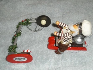  Kurt Adler Hershey's Ornament Elf on Sled & Hershey Kiss Street Light 1993 EC - Picture 1 of 1