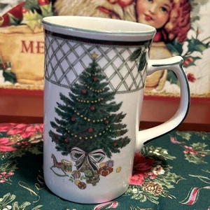 VTG Mikasa Heritage Cappuccino Mug 5" Tall Christmas Tree Holly Lattice - Picture 1 of 19