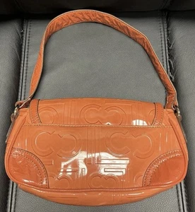 Liz Claiborne Small Patent Leather Purse handbag top handle  - Picture 1 of 4