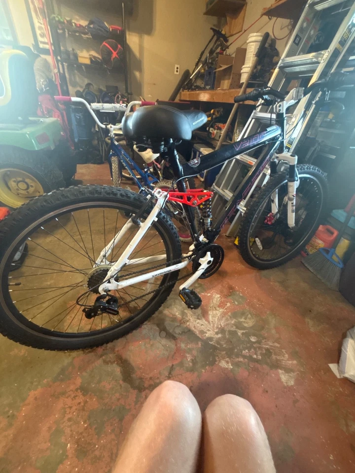 Genis mountain bike - Image 1 of 1