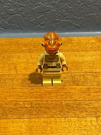 Lego - Star Wars - Mon Calamari Officer - SW0248 - 7754