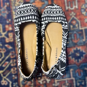 Women's Lucky Brand Black and White Scrunch Ballet Flats Shoes Size 7.5 - Picture 1 of 5