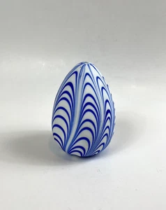 Vintage Hand Made Venetian Murano Italy Glass Egg Paperweight - Picture 1 of 10