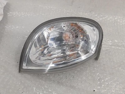 Luz antiniebla izquierda KIA Rondo Carens 2001 0K2C0 51050 Foto 1 de 4