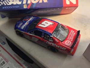 Rare NASCAR Die Cast 1/24 2001 Dodge Intrepid. Bill Elliot #9. Spider-Man. - Picture 1 of 6