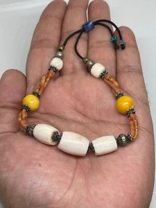 antico bracciale scudo,corallo,ambra,perline argento e perline lapiz lazzuli - Foto 1 di 3
