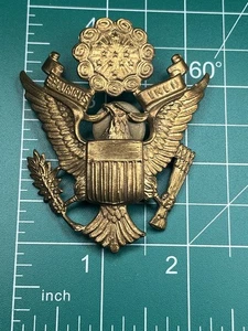 Insignia de sombrero de oficial del ejército de Estados Unidos de la Segunda Guerra Mundial - Imagen 1 de 4