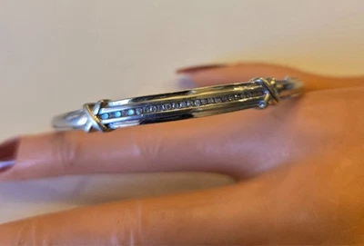 Signed HENG NGAI Sterling Silver 925 1/5ct Diamond Hinged Bracelet - Image 1 of 4