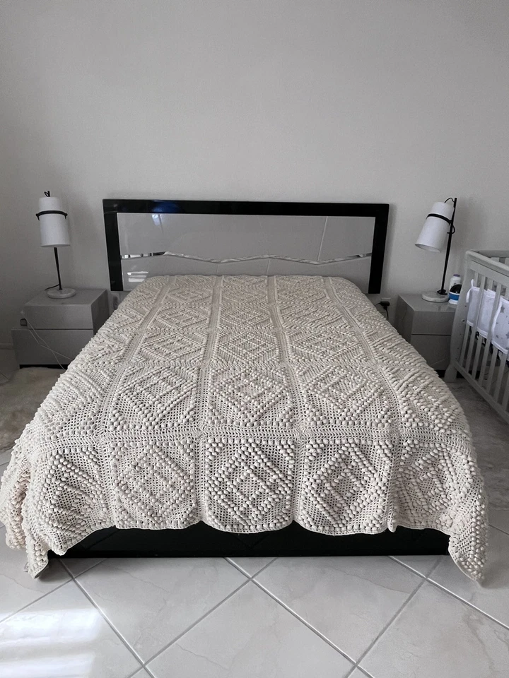"Manta de cama vintage hecha a mano de lana tejida a mano Bobble Diamonds 96"" X 98""" Foto 1 de 4