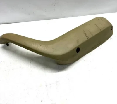 Reposabrazos puerta beige E28 535I 533I 528I 528e bmw oem derecho 51411874264 Foto 1 de 4