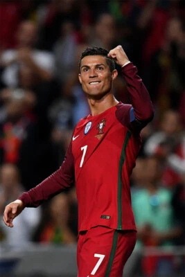 Arte de pared de Cristiano Ronaldo famoso jugador de fútbol decoración del hogar - PÓSTER 20x30 Foto 1 de 4