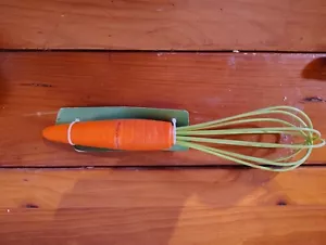 Easter Baking Carrot Shaped Whisk Plastic Cookies Cakes Kitchen Utensil - Picture 1 of 1