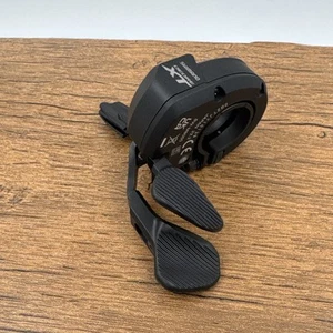 Shimano Deore XT SW-M8050 XT Di2 Shift Switch Right Rear Clamp 11 speed - Picture 1 of 4
