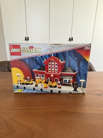 Lego System 9V Set 2150 Train Station inc Box, Instructions 1996