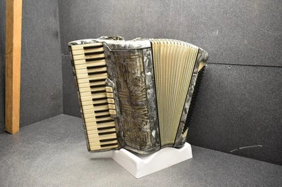 Renato Mansoni 4 Chörig 120 Bässe VIDEO   #488 - Bild 1 von 4