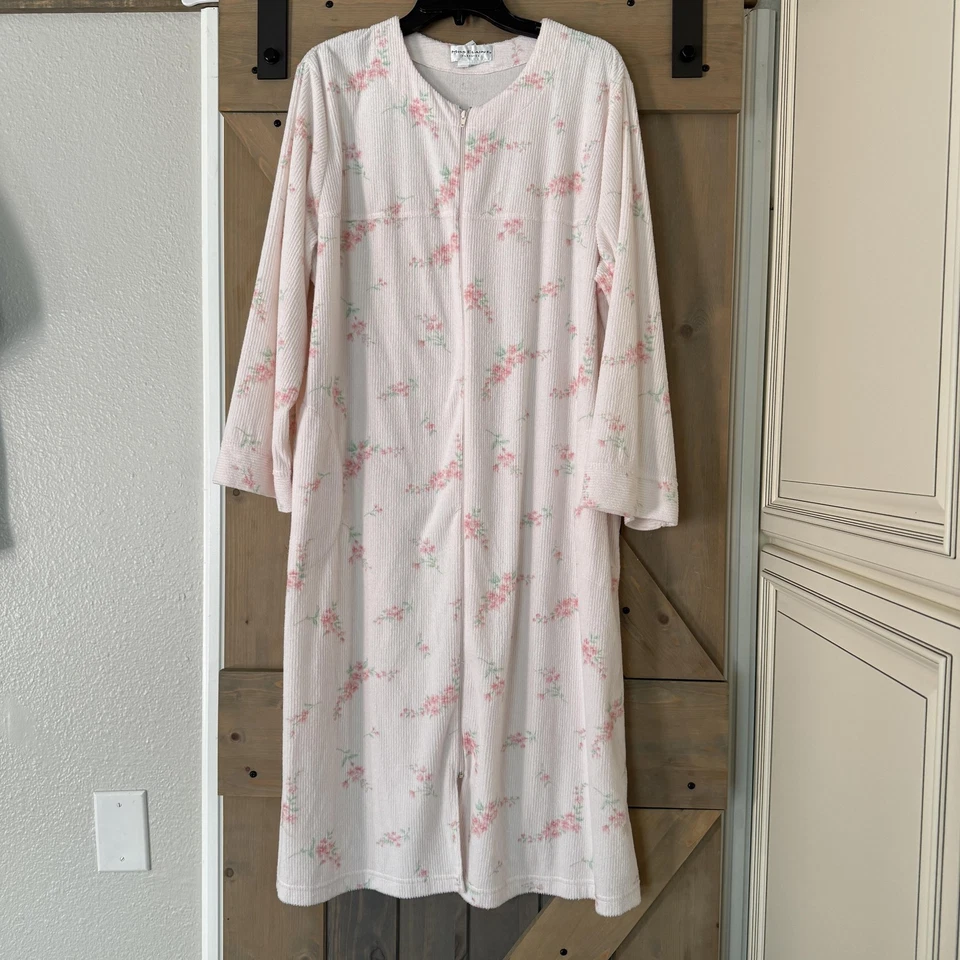 Miss Elaine Robe Womens XL White Pink Floral Zip Front Seersucker Housecoat Long - Image 1 of 4