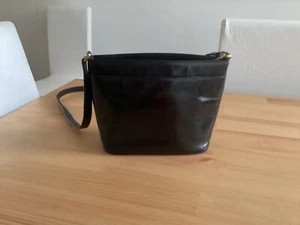 CELLINI BLACK LEATHER HANDBAG IN EUC USEFUL SIZE BEAUTIFUL CLASSIC BAG now $10 - Picture 1 of 4