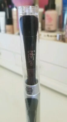 New * IT COSMETICS Brushes for ULTA * Velvet Luxe PLUSH ALL OVER SHADOW 322 - Image 1 of 4