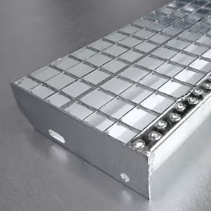 Gitterroststufe 800/1000x270 mm TS 30x3 mm verzinkt Treppenstufe Metallstufe - Bild 1 von 4