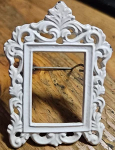 ORNATE, WHITE CAST IRON PICTURE FRAME. VINTAGE 1 1/4 X 1 1/2 INCHES - Picture 1 of 12