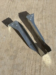 Juego de 10 colgadores de brida superior galvanizados Simpson JBA para madera nominal 2x10 JB210A - Imagen 1 de 5