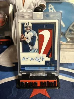 2018 PANINI - PANINI ONE FOOTBALL Marcus Mariota Game Worn Nike Swatch Glove /5 - Image 1 of 4