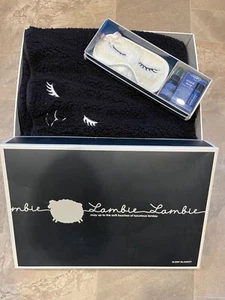 NEU LAMBIE Schlafdecke schwarz 52" nicht mehr produziert mit Schlafmaske Set, Bath & Body Works - Bild 1 von 5