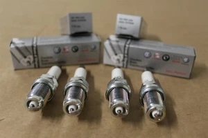 101905626 Set of 4 spark plugs 1.4 TFSi 170 CAXA VW Audi Skoda Seat Genuine VW - Picture 1 of 2
