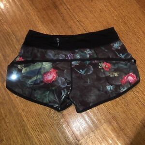 EUC Lululemon speed up shorts size 4 floral print 2.5” inseam