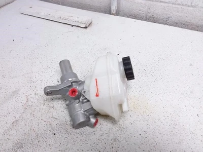 Cilindro maestro de freno Mercedes Benz GLC300 2024 OEM Foto 1 de 4